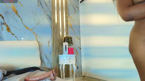 T I F F A N Y online show from April 14, 8:53 pm