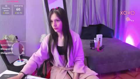 tiinajonus_ online show from July 8, 8:05 am