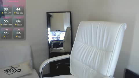 Snapshot of tilly_eliot chatting on December 30, 3:56 pm Tilly online show from December 30, 3:56 pm