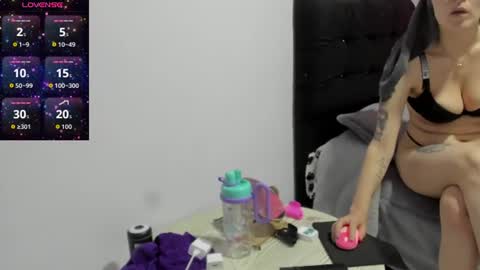 tina_2204 online show from August 3, 12:00 pm