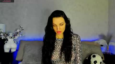 Tina online show from February 4, 2:42 pm