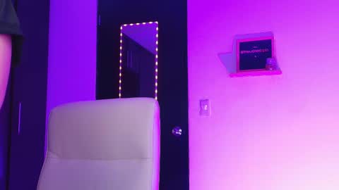 Tina  online show from March 25, 5:00 am