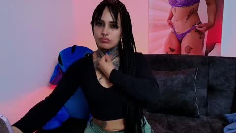 Snapshot of tinnadawson chatting on February 13, 11:58 pm I AM BELLA ----------- follow my IG TINNS 69 online show from February 13, 11:58 pm
