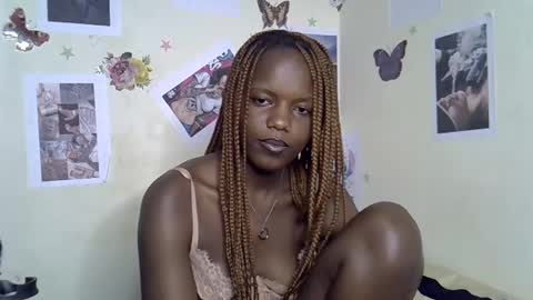 tinnie_e online show from January 10, 10:25 pm