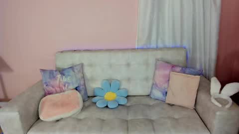 Snapshot of tiny_cora chatting on February 16, 4:42 pm tiny_cora online show from February 16, 4:42 pm