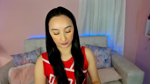 Snapshot of tiny_cora chatting on December 15, 4:48 pm tiny_cora online show from December 15, 4:48 pm