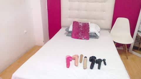 Snapshot of tiny_whore18 chatting on December 16, 3:22 pm tiny_whore18 online show from December 16, 3:22 pm