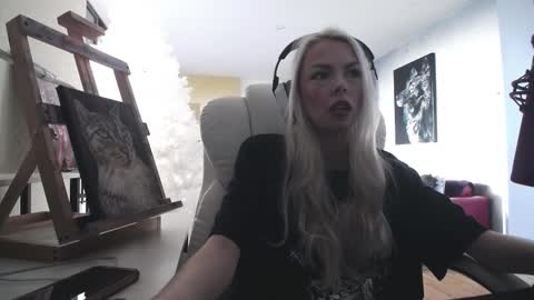 stage Kylie Sinner  brand CLITBAIT online show from February 9, 8:22 pm