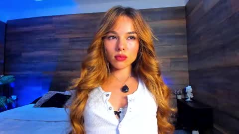 Snapshot of tinyw0nder chatting on September 26, 9:45 pm Instagram  tinyw0nder online show from September 26, 9:45 pm