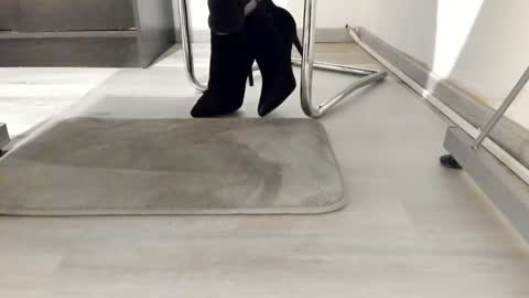 Anna online show from January 12, 2:41 pm