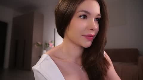 Alice De Milo online show from July 7, 3:15 pm