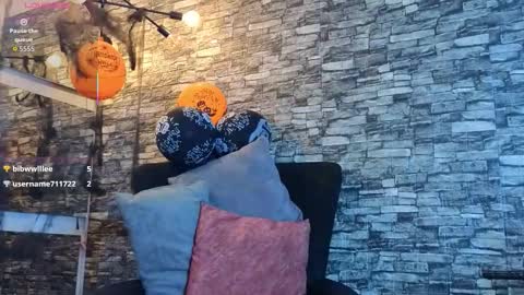 Tokyo online show from October 31, 8:57 pm