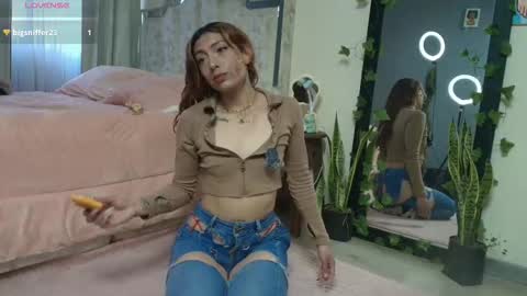 leyla  online show from November 7, 5:18 pm