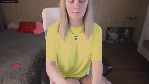 tori93_ online show from February 15, 12:26 pm