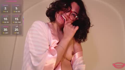 tori_just online show from December 3, 6:32 pm