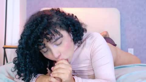 tracielowe_w online show from December 19, 4:05 am