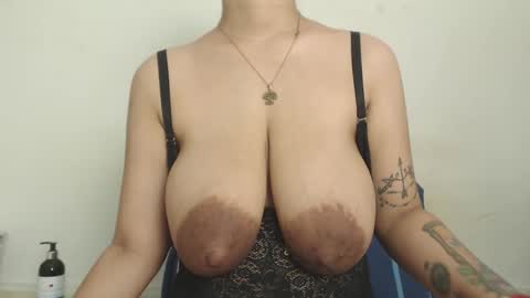 Snapshot of tracy_way1 chatting on January 26, 10:46 pm Isabell    online show from January 26, 10:46 pm