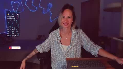 Hey my name is Kiri Kiri online show from November 9, 4:36 pm