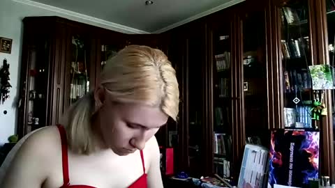 Lesly online show from May 16, 9:34 am