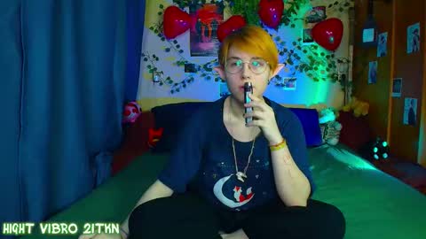 trickykitsune online show from March 5, 3:41 pm