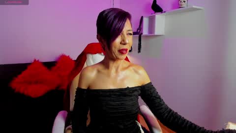 trinityy__ online show from March 30, 8:30 pm