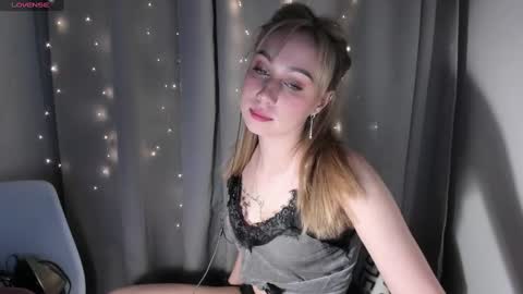 triss_1 online show from March 5, 2:46 am