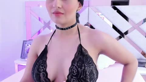 Trissha online show from April 24, 2:20 pm