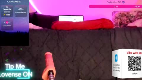 Snapshot of trixiedivine chatting on February 23, 7:28 am Trixie Divine online show from February 23, 7:28 am