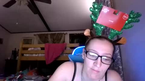 TruckersWifeToBe online show from December 19, 12:13 am