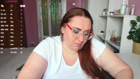 Snapshot of truly_goddess chatting on January 31, 8:43 am Adelle online show from January 31, 8:43 am