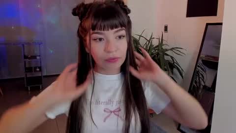 Snapshot of tsukys_spell chatting on March 4, 2:49 am Tsuky online show from March 4, 2:49 am