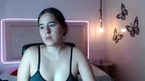 Snapshot of tulunaroja chatting on October 20, 8:23 pm tulunaroja online show from October 20, 8:23 pm