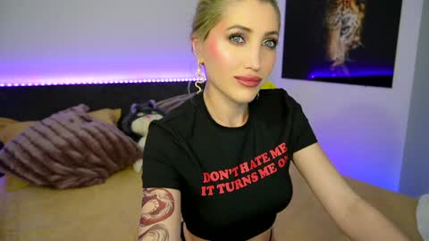 MayCarrey online show from January 31, 9:37 pm