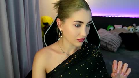 MayCarrey online show from January 13, 9:41 pm