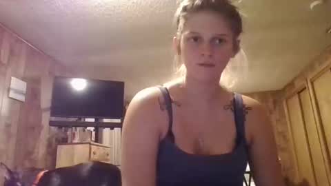 twizzler_twizzle online show from September 14, 5:27 am