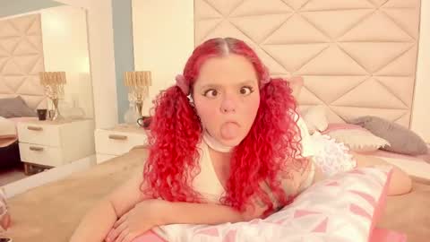 Twiggy online show from September 25, 9:45 pm