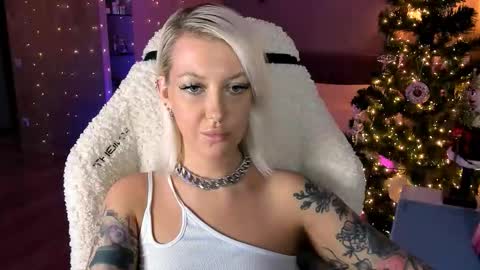 Miley online show from December 20, 11:14 am