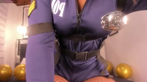       online show from November 3, 3:54 am