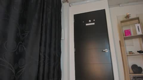 tylla__ online show from March 6, 5:13 am