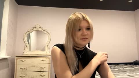 Anny online show from March 4, 4:13 pm