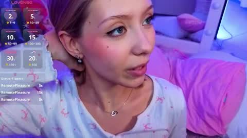 umpa_lummpa_ online show from April 12, 7:55 am