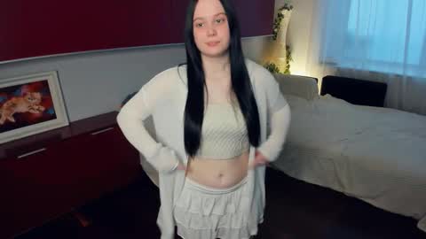 Lyna online show from March 4, 2:12 pm