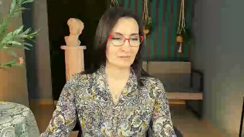 UnaTera online show from November 11, 9:17 am