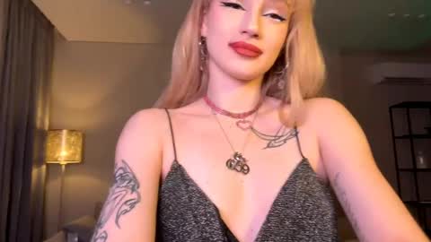 Dolly online show from April 30, 8:36 pm