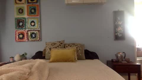 Lola Moonstone online show from October 16, 3:36 pm