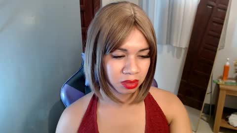 Snapshot of ur_cutiesthotasianxx chatting on January 27, 6:20 pm Vee online show from January 27, 6:20 pm