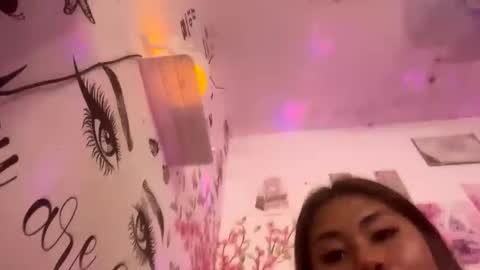 HelloIm  Girly online show from February 24, 10:30 pm