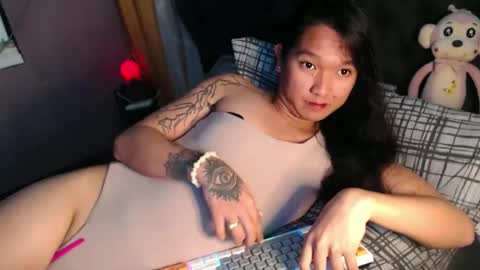 NEWRA  ALLISON online show from February 23, 7:52 am