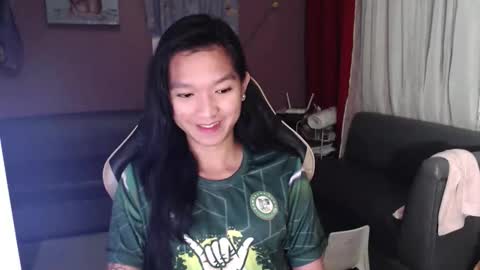 NEWRA  ALLISON online show from October 26, 7:42 pm