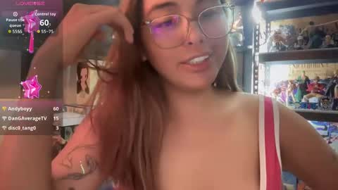 urdimplegurl online show from June 6, 8:04 pm